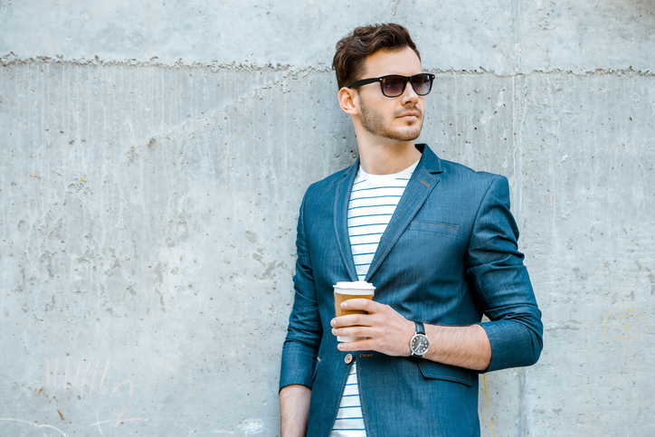 Combinar colores en ropa masculina